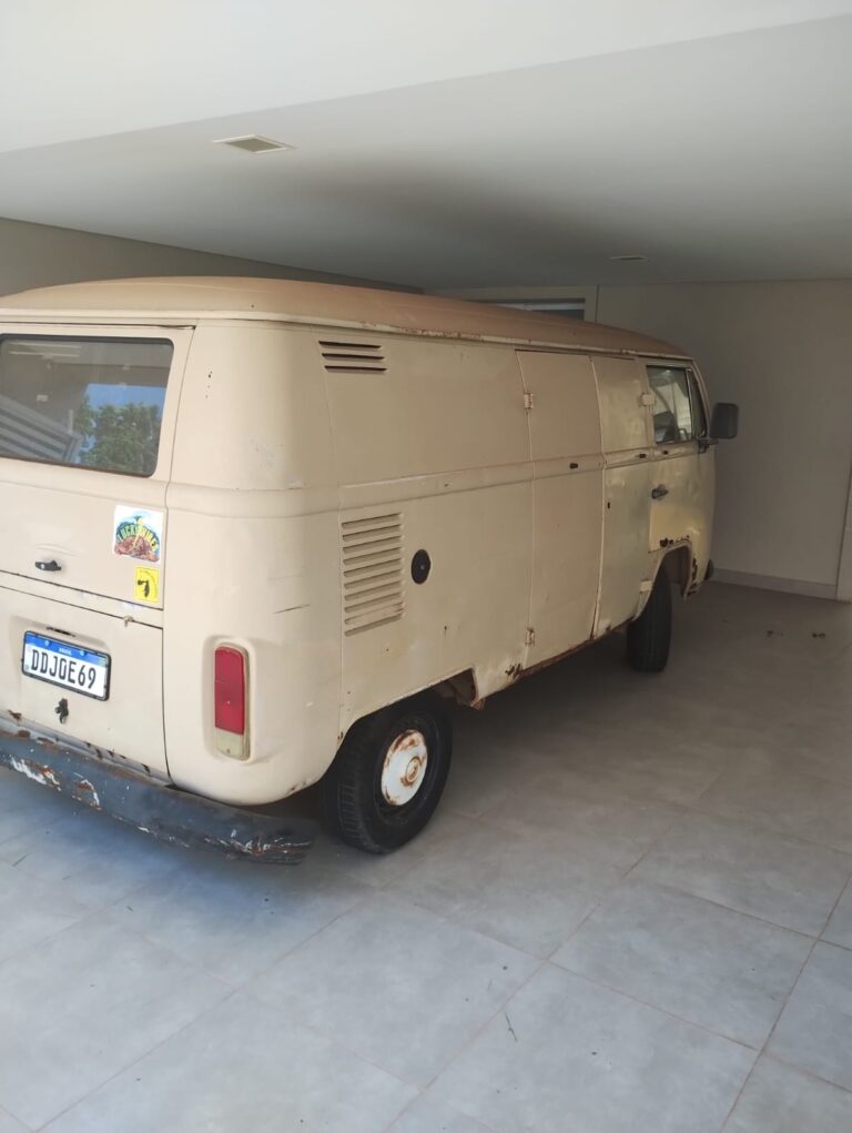 #638 – VW KOMBI 1987