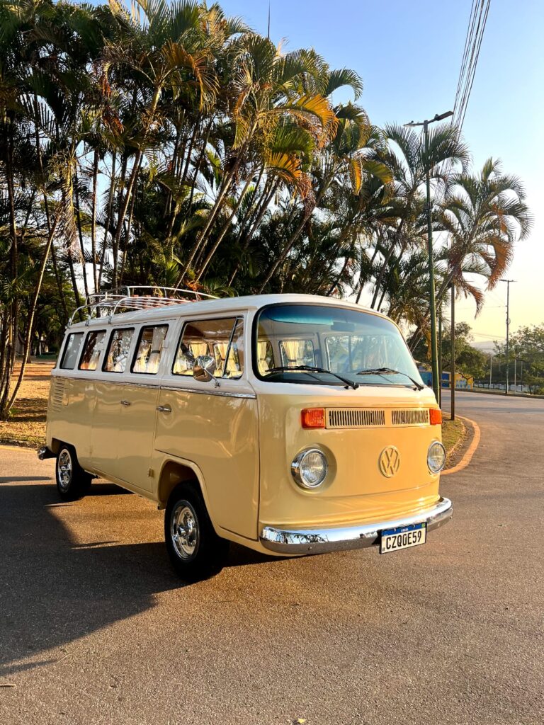 #696 – VW KOMBI 1977