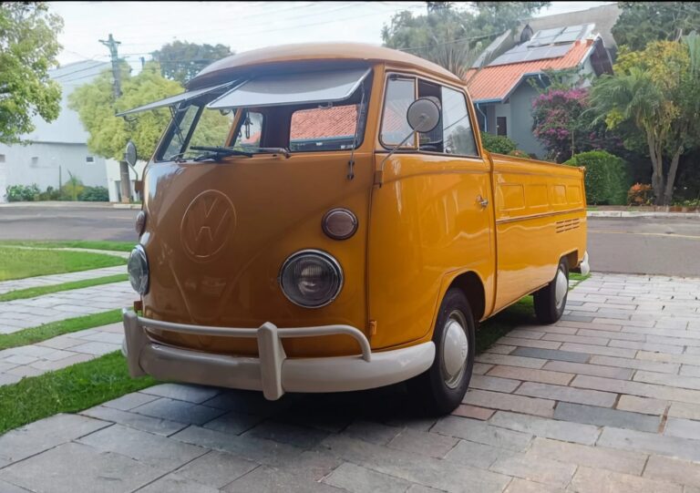 B053 – VW KOMBI PICK UP 1974