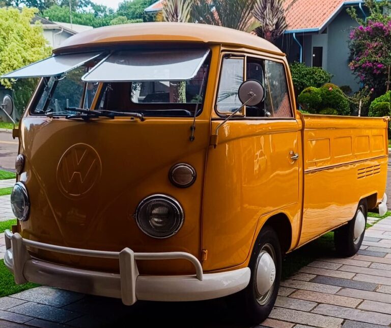 B053 – VW KOMBI PICK UP 1974