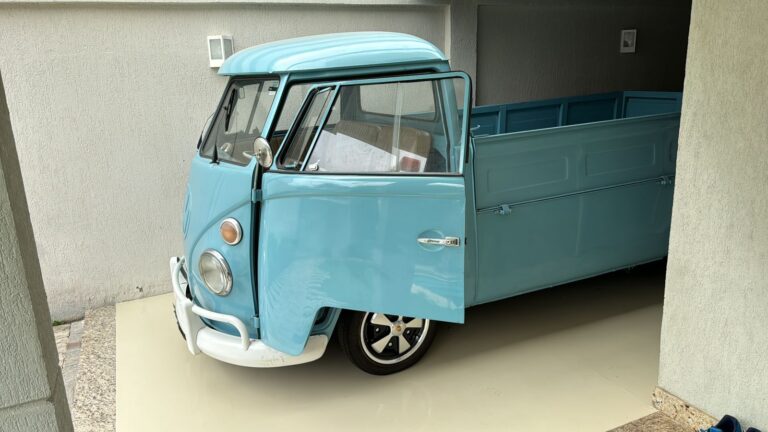 B071 – VW KOMBI PICK UP 1973