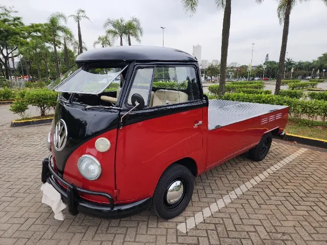 B225 – VW KOMBI PICKUP 1975