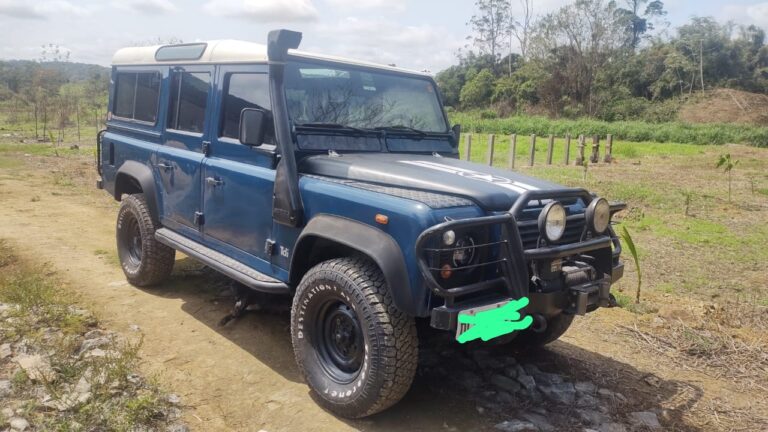 B206 – LAND ROVER DEFENDER 2000