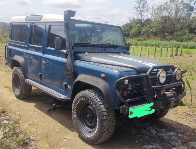 B206 – LAND ROVER DEFENDER 2000